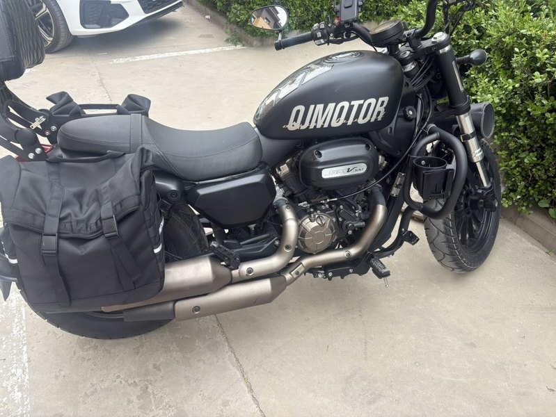 QJMOTOR 闪300S