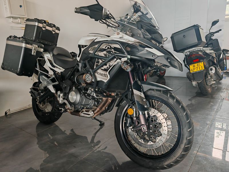 贝纳利 金鹏 TRK502