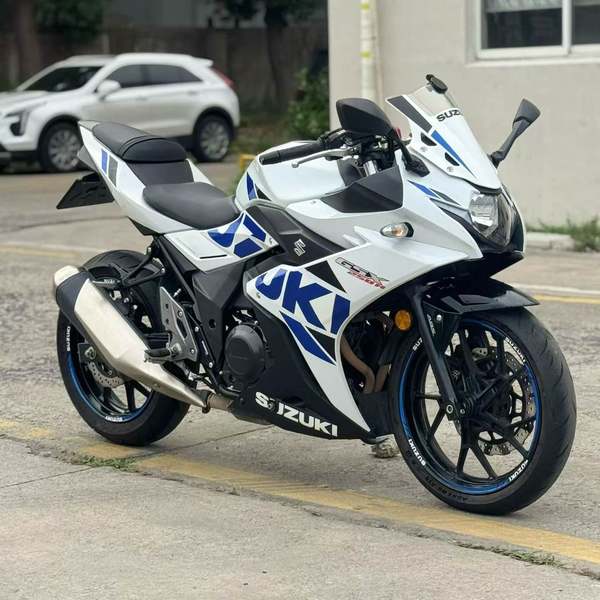 豪爵铃木 GSX250R