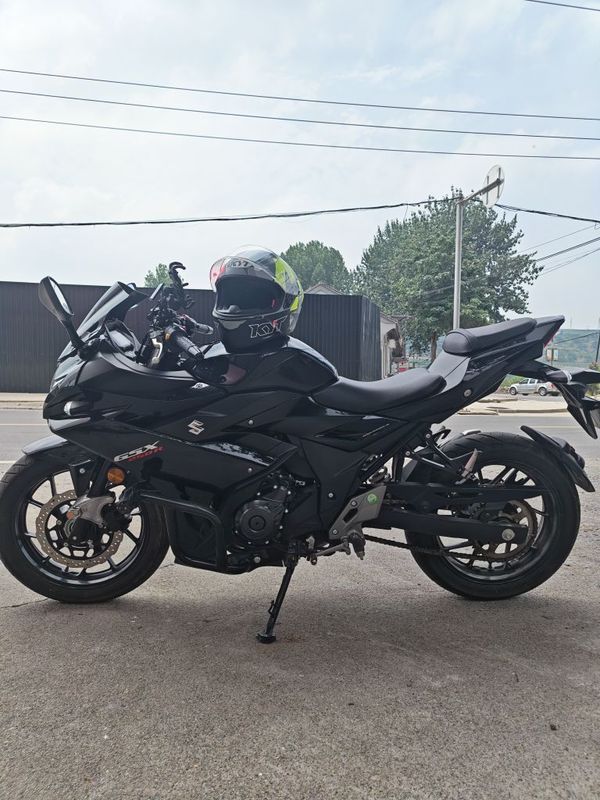 豪爵铃木 GSX250R