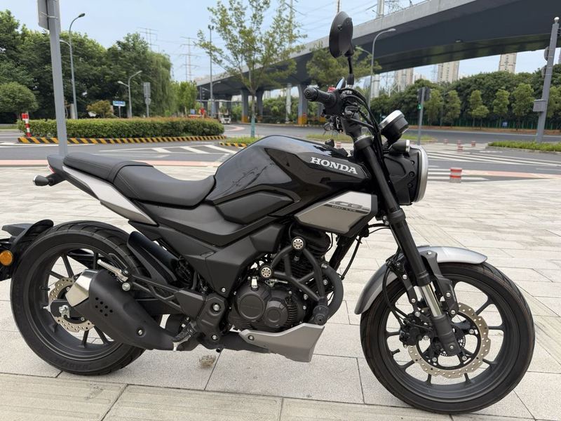 新大洲本田 CB190TR