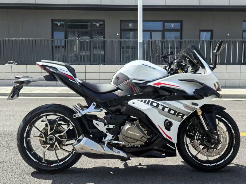 QJMOTOR 赛450