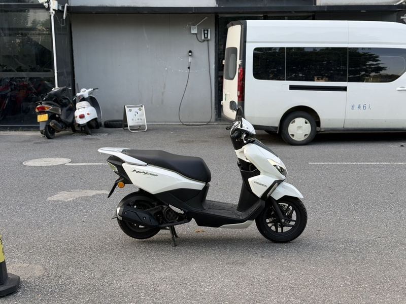 五羊本田 NPF125