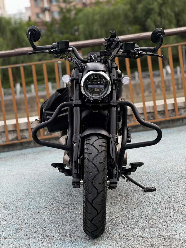 QJMOTOR 闪300S