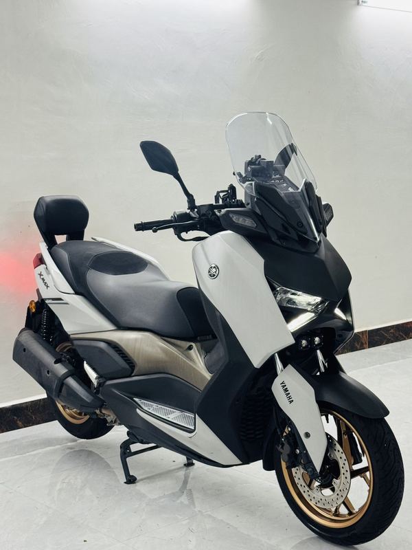 雅马哈 XMAX