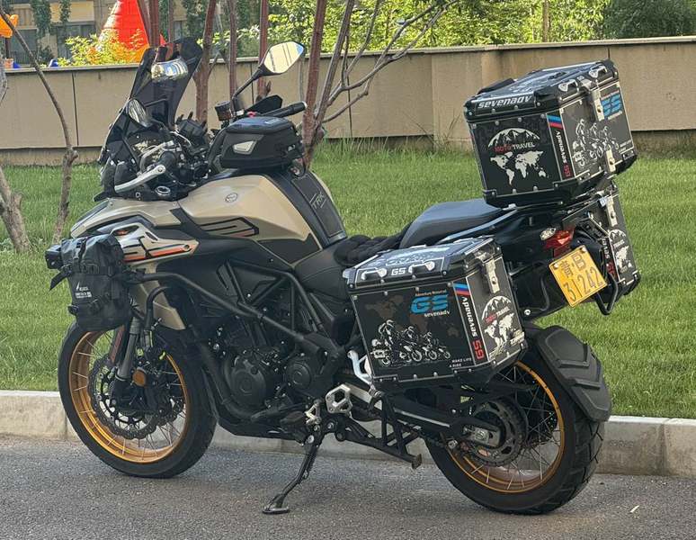 贝纳利 TRK552