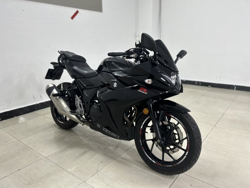 豪爵铃木 GSX250R