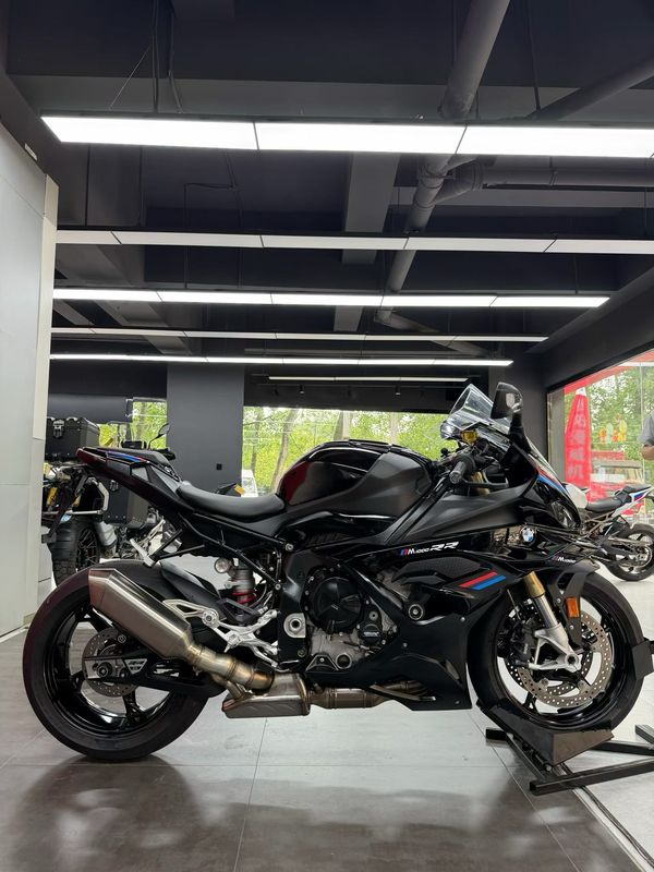 宝马 S 1000 RR