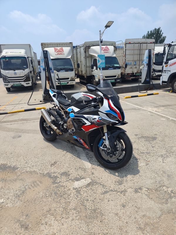 宝马 S 1000 RR