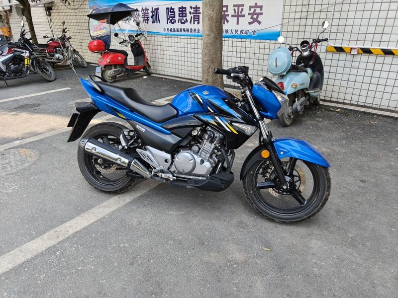 豪爵铃木 骊驰 GW250