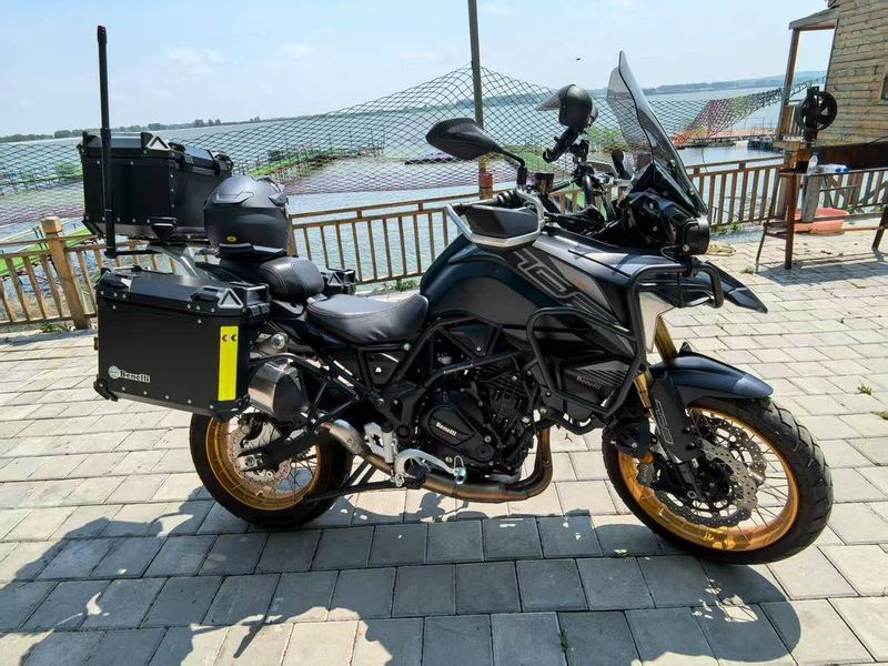 贝纳利 TRK702