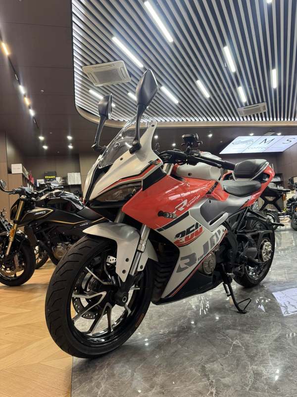 QJMOTOR 赛250