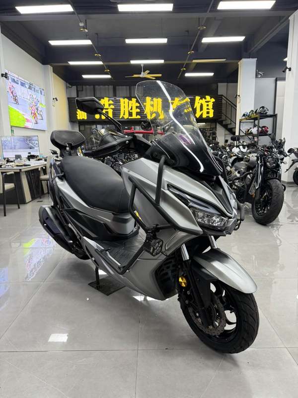 QJMOTOR 鸿250