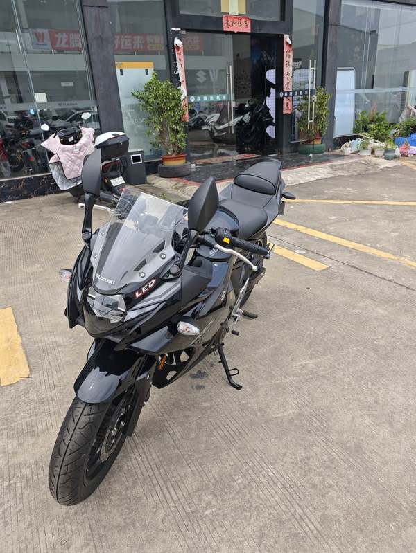 豪爵铃木 GSX250R
