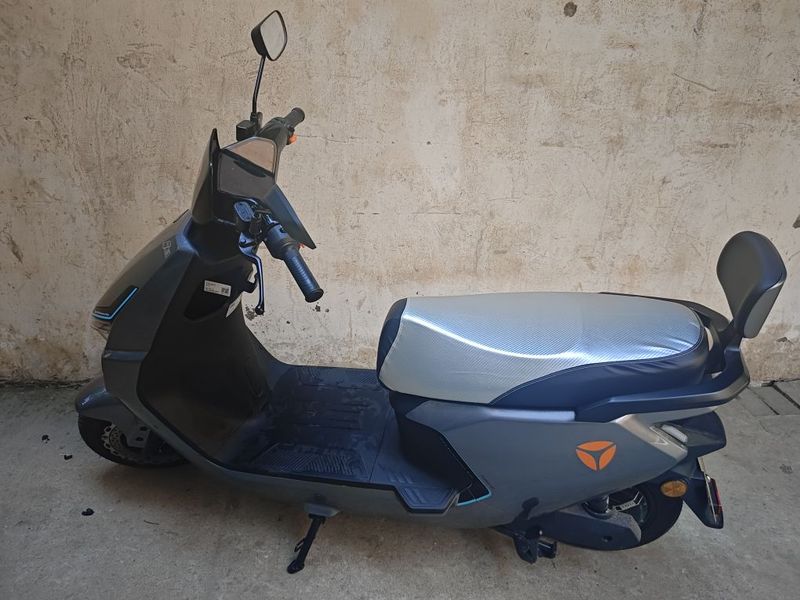 雅迪 冠能 T35