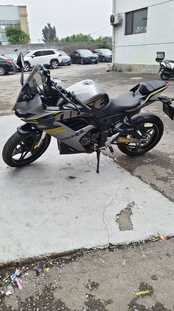无极 250RR