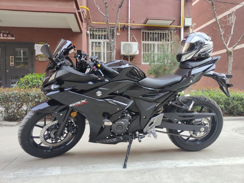 豪爵铃木 GSX250R