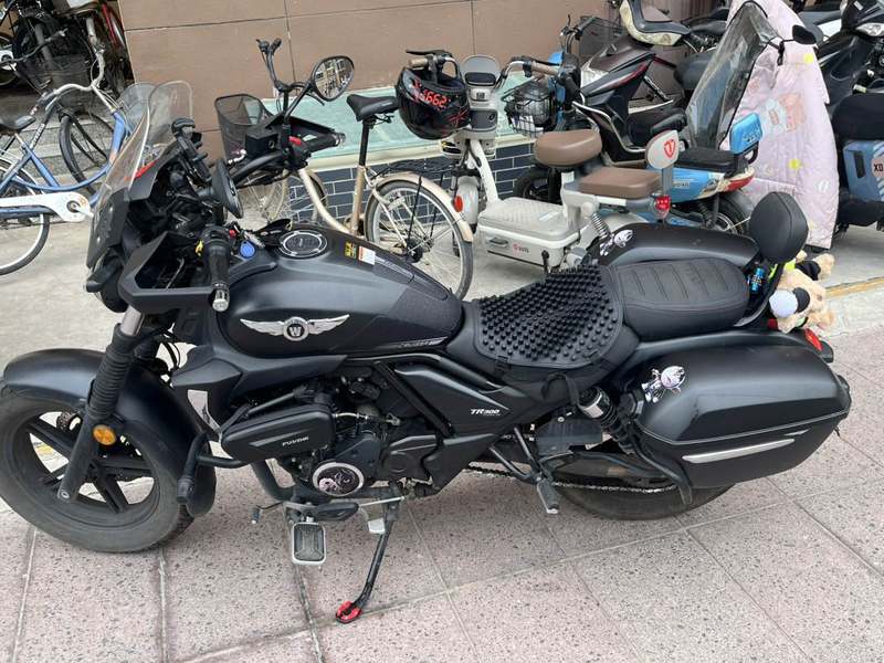 豪爵 TR300