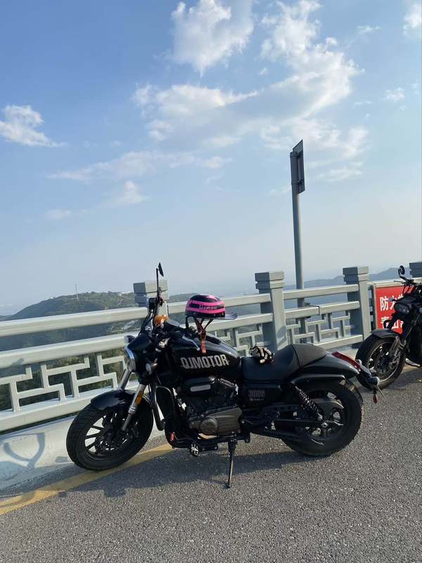 QJMOTOR 闪300S