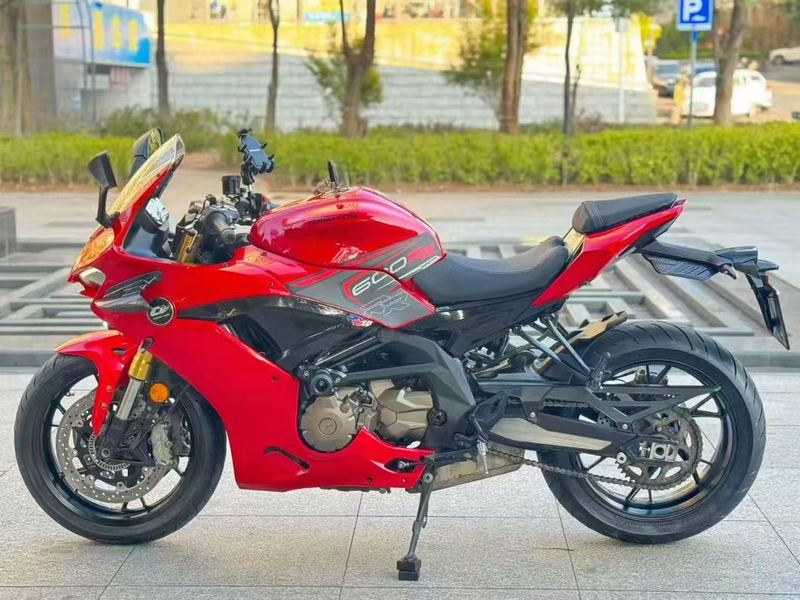 QJMOTOR 赛600