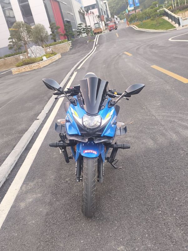 豪爵铃木 GSX250R