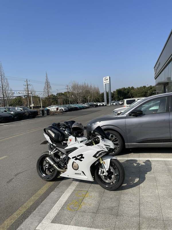 张雪机车 500RR
