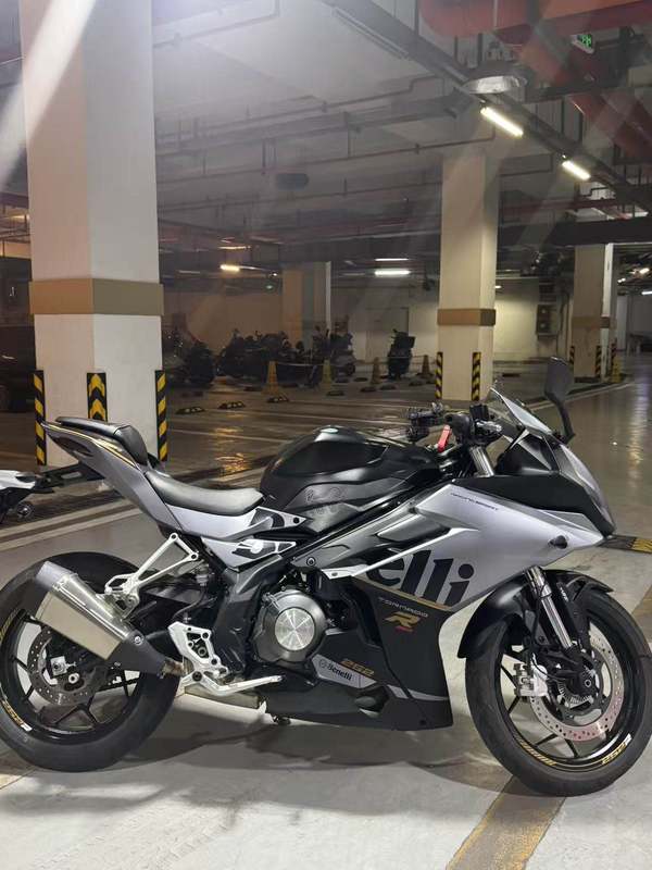 贝纳利 龙卷风 Tornado 252R
