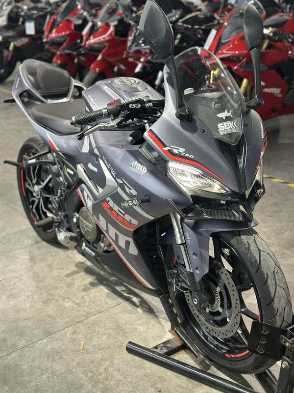 QJMOTOR 赛250