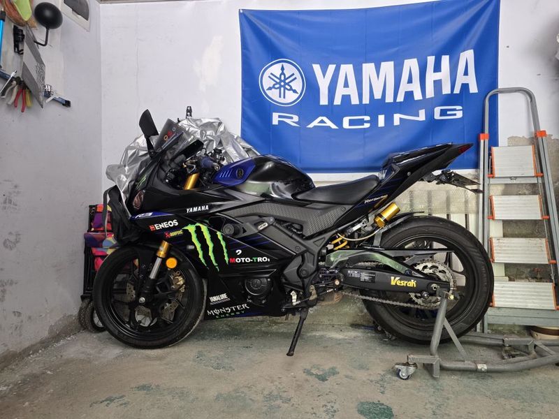 雅马哈 YZF-R3