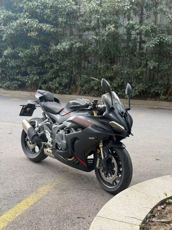 QJMOTOR 赛600