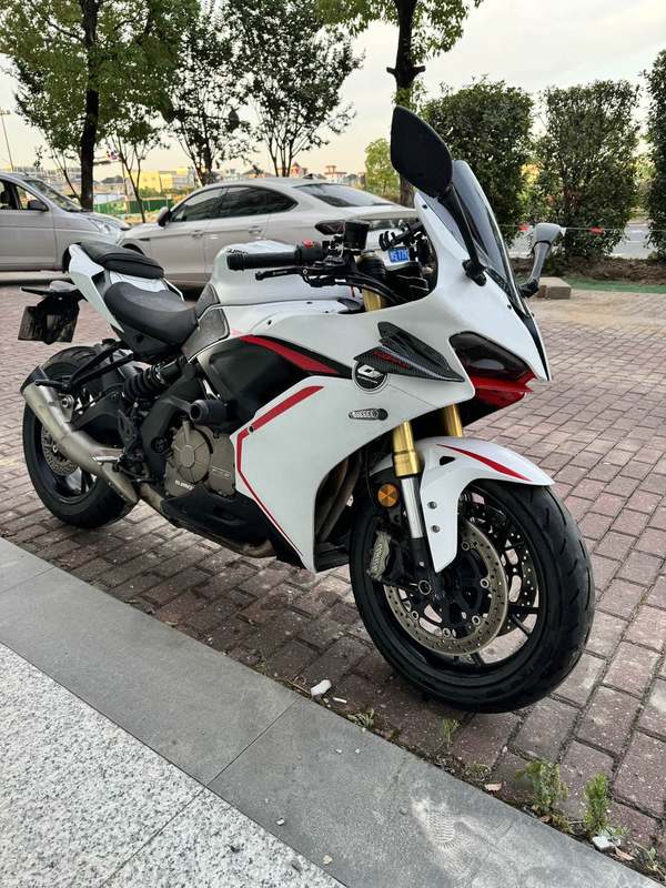 QJMOTOR 赛600