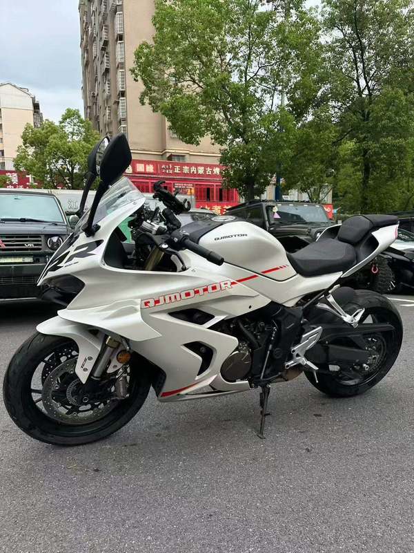 QJMOTOR 赛600