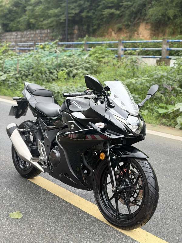 豪爵铃木 GSX250R