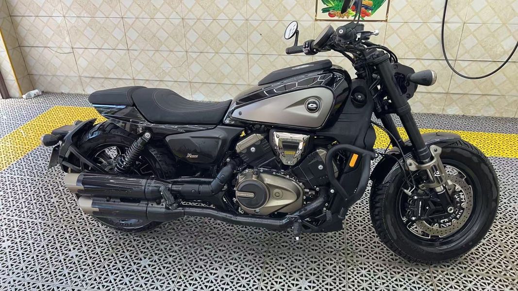 QJMOTOR 闪600