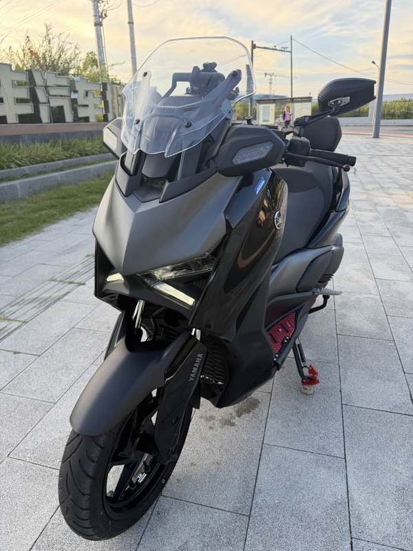 雅马哈 XMAX