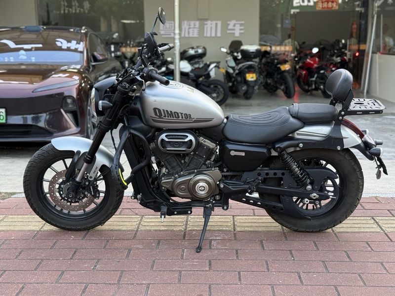 QJMOTOR 闪250
