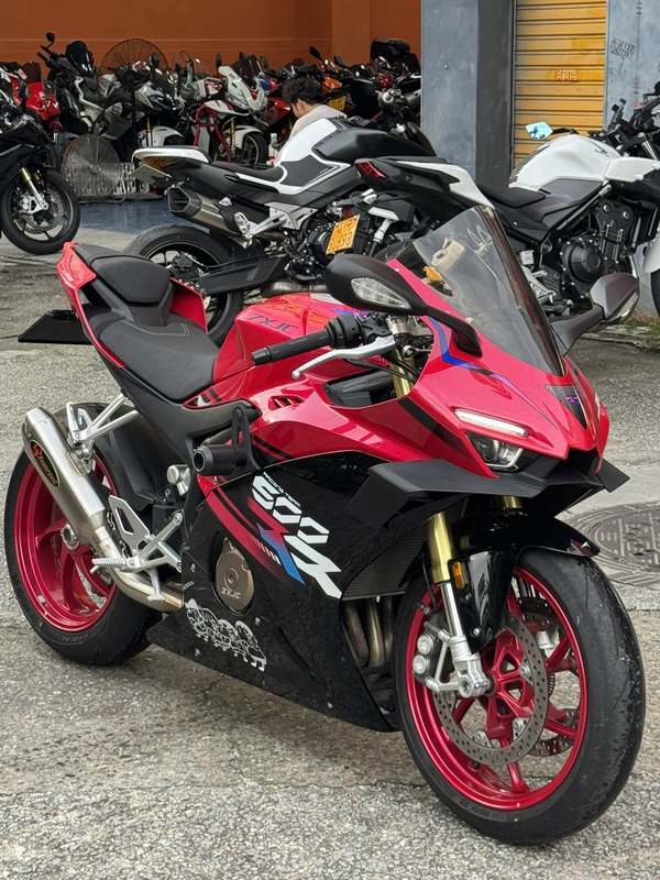张雪机车 500RR