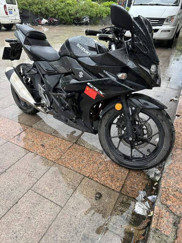 豪爵铃木 GSX250R