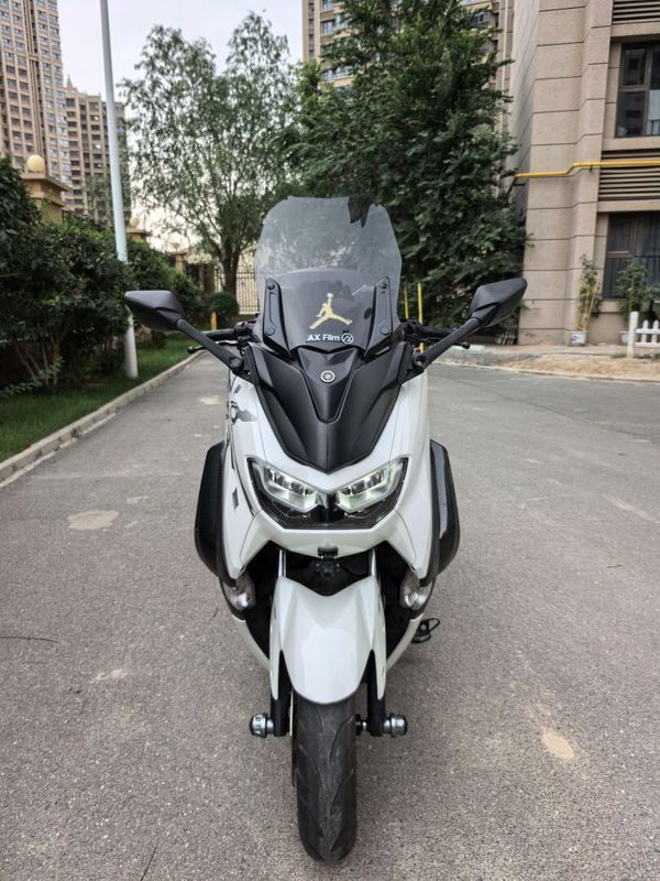 雅马哈 NMAX
