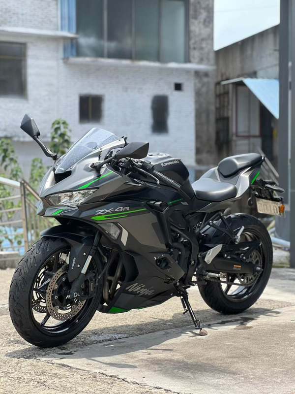 川崎 ZX-4R