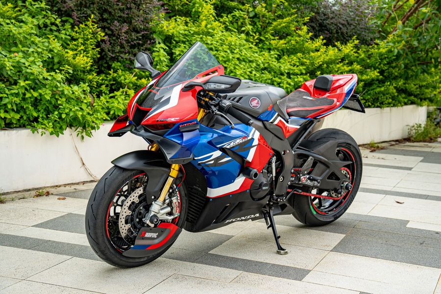 本田DREAMWING CBR 1000 RR-R