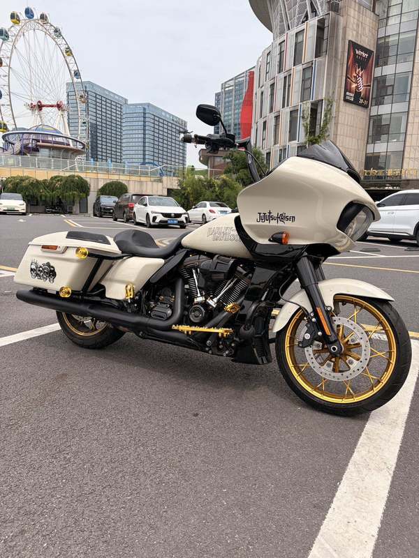 哈雷戴维森 公路滑翔 Road Glide