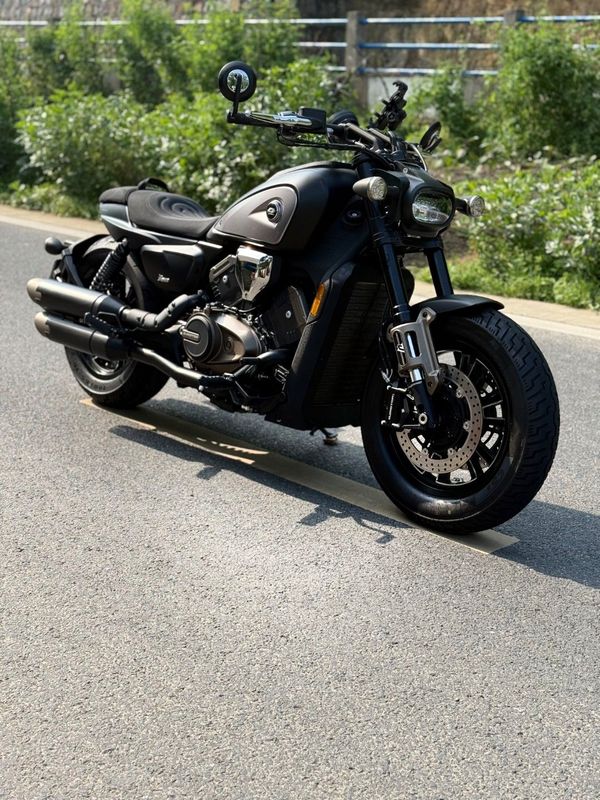 QJMOTOR 闪600