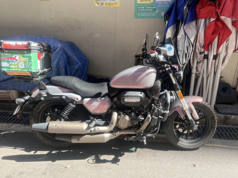 QJMOTOR 闪300S
