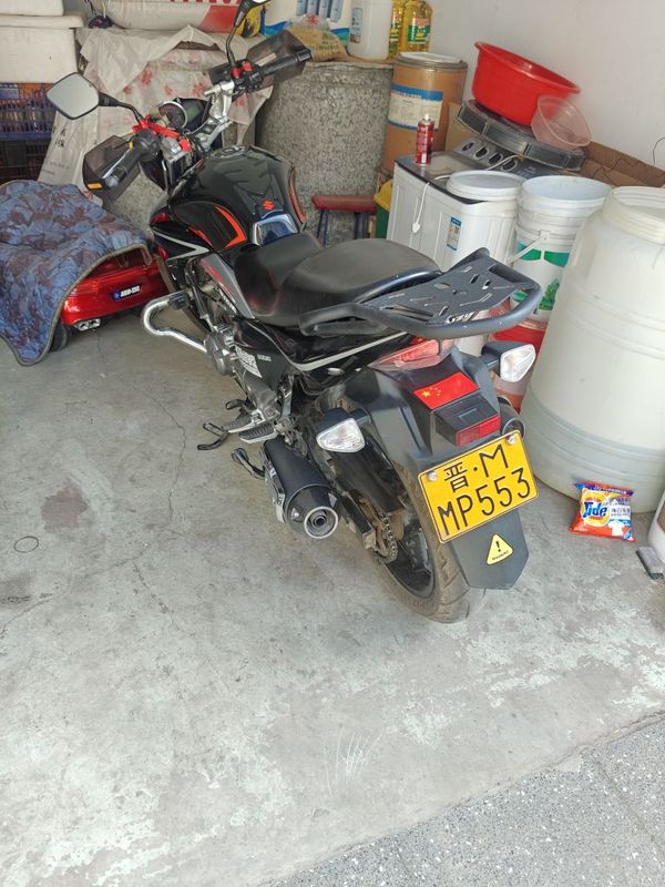 豪爵铃木 骊驰 GW250