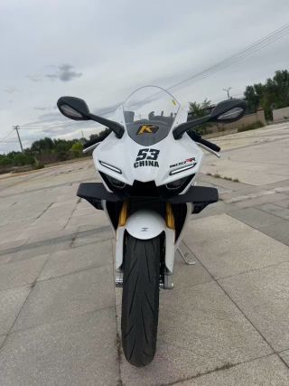 张雪机车 500RR