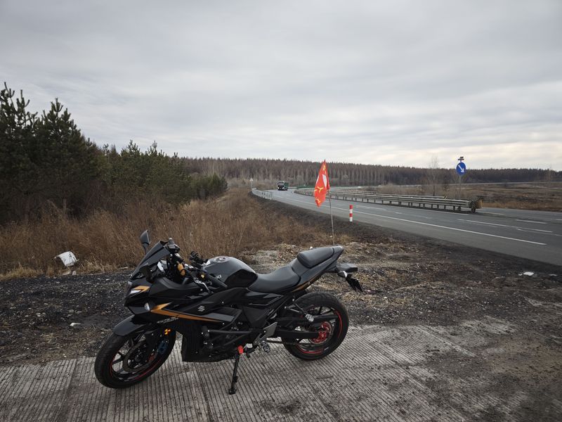 豪爵铃木 GSX250R