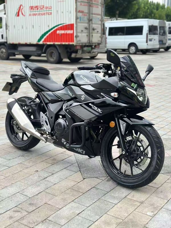 豪爵铃木 GSX250R