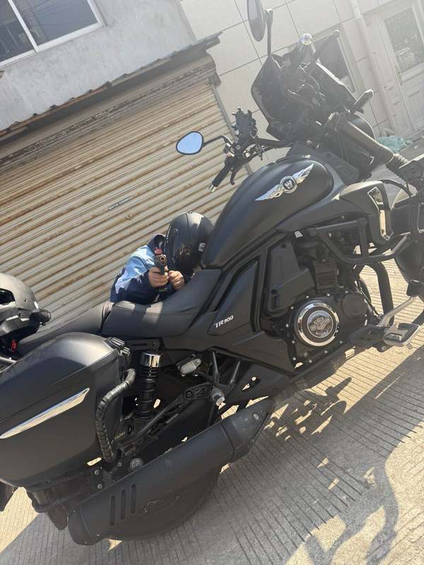 豪爵 TR300