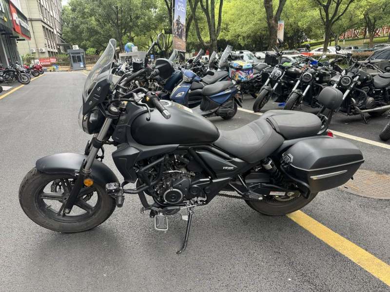 豪爵 TR300